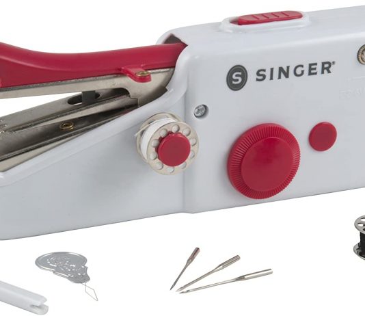 singer handHeld sewing machine review featured image