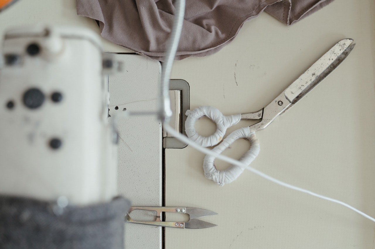 Top Benefits of a Sewing Machine Extension Table Sew Care